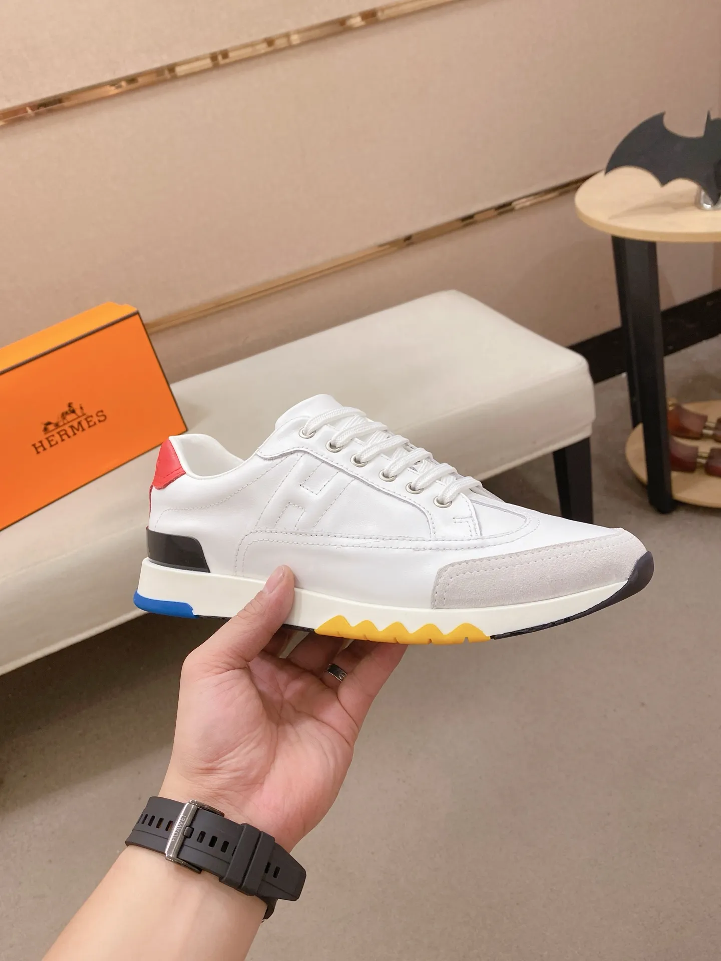 Ex-factory price: 500💰《HERMES》【Classic original single version】Hermès; top 🔝purchasing agent🔍🔍men's latest 🇺🇸sold simultaneously, original imported from Italy ▲▲first-layer cowhide ▲▲ (high-end, nobility and class) ) Exquisite workmanship (Italian 🇮🇹 imported water-dyed 🐂 cowhide lining) sole: original sole provided by the original factory, ⚠️exclusive double-layer activity·TPR·rubber·combined molded outsole; super comfortable·wear-resistant·non-slip·environmental protection The real thing is more beautiful when photographed in kind (high quality, following orders), you can come in and out at will * Number of yards: 38·39·40·41·42·43·44# (can be customized 45.)